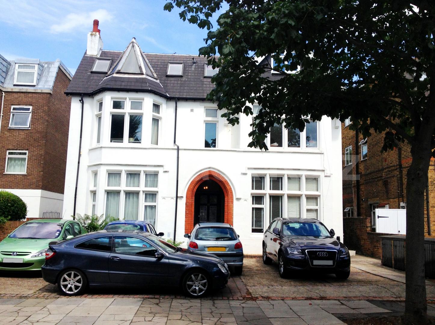 			NEW INSTRUCTION, 3 Bedroom, 1 bath, 1 reception Flat			 Hamilton Road , Ealing Broadway